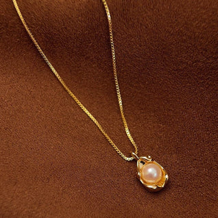 GOLD PEARL TEARDROP PENDANT NECKLACE