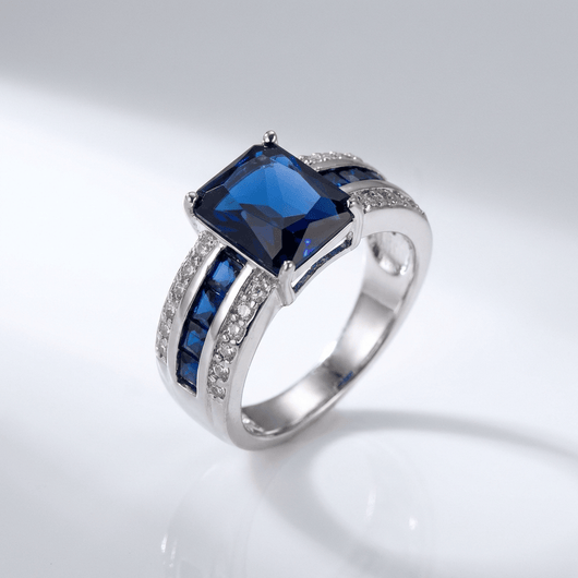 GEMSTONE VINTAGE RING VIP