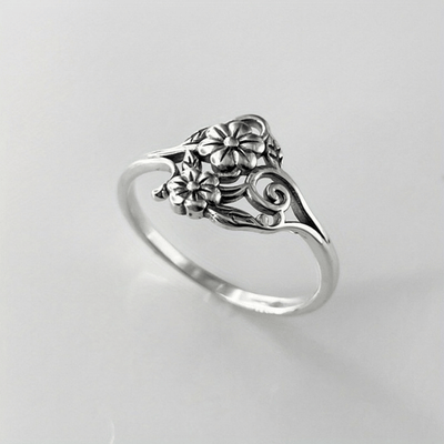 SILVER FLOWER ORNATE RING