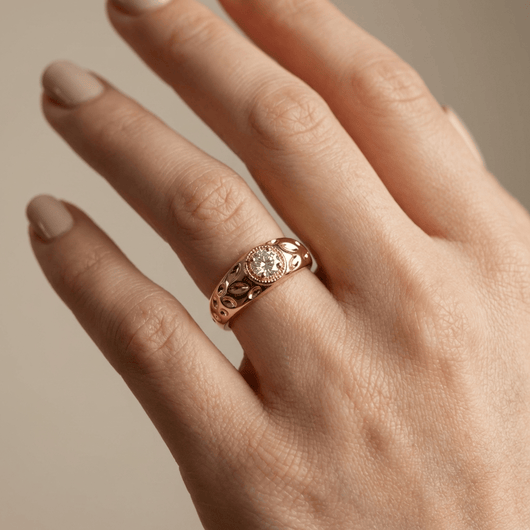 VINTAGE ZIRCONIA GOLD RING - (ADJUSTABLE)