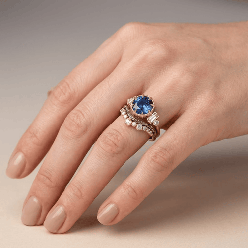 VINTAGE SAPPHIRE GOLDEN RING