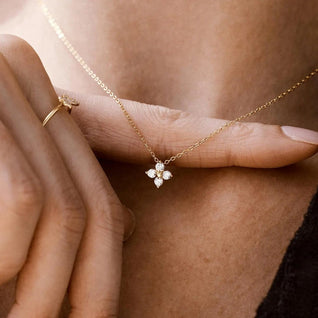 FLOWER ZIRCONIA PENDANT NECKLACE VIP