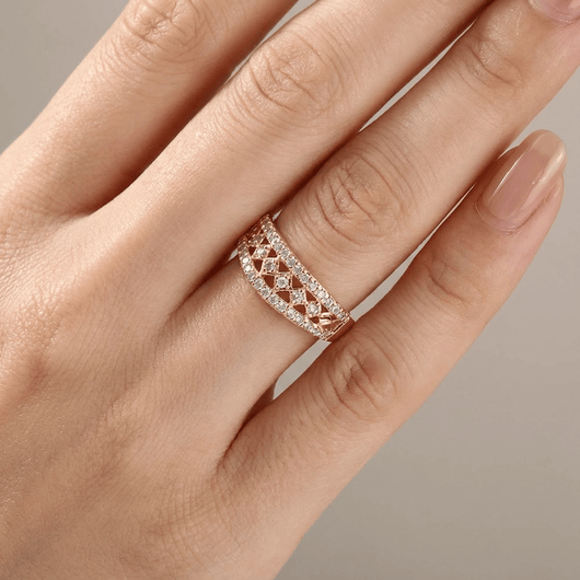 GOLD PAVE BAND RING